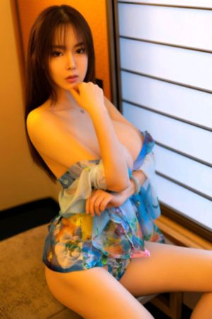 韩国快递员爬5层楼后暴力摔电脑